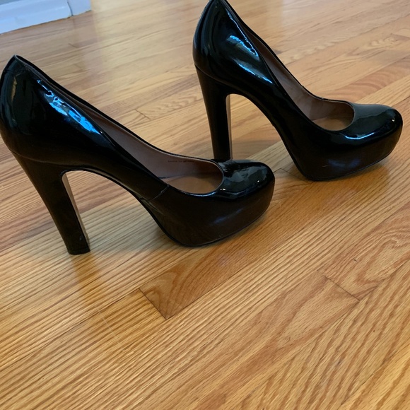 Pour La Victoire Patent Leather Heels - Picture 4 of 4